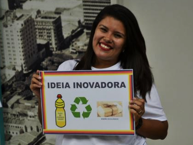 O projeto “Óleo de cozinha usado: nós coletamos, a natureza agradece” foi implantado em dezembro de 2016, como Ação Inovadora do Prêmio Melhoria da Qualidade do Ar 2017.